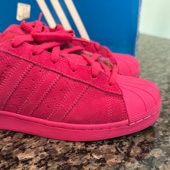 Adidas Pink Sneakers Classic Shell Toe Design - Picture 3 of 16